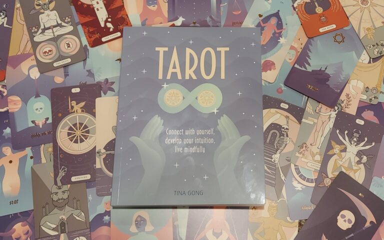 How to Connect With Your Tarot Cards