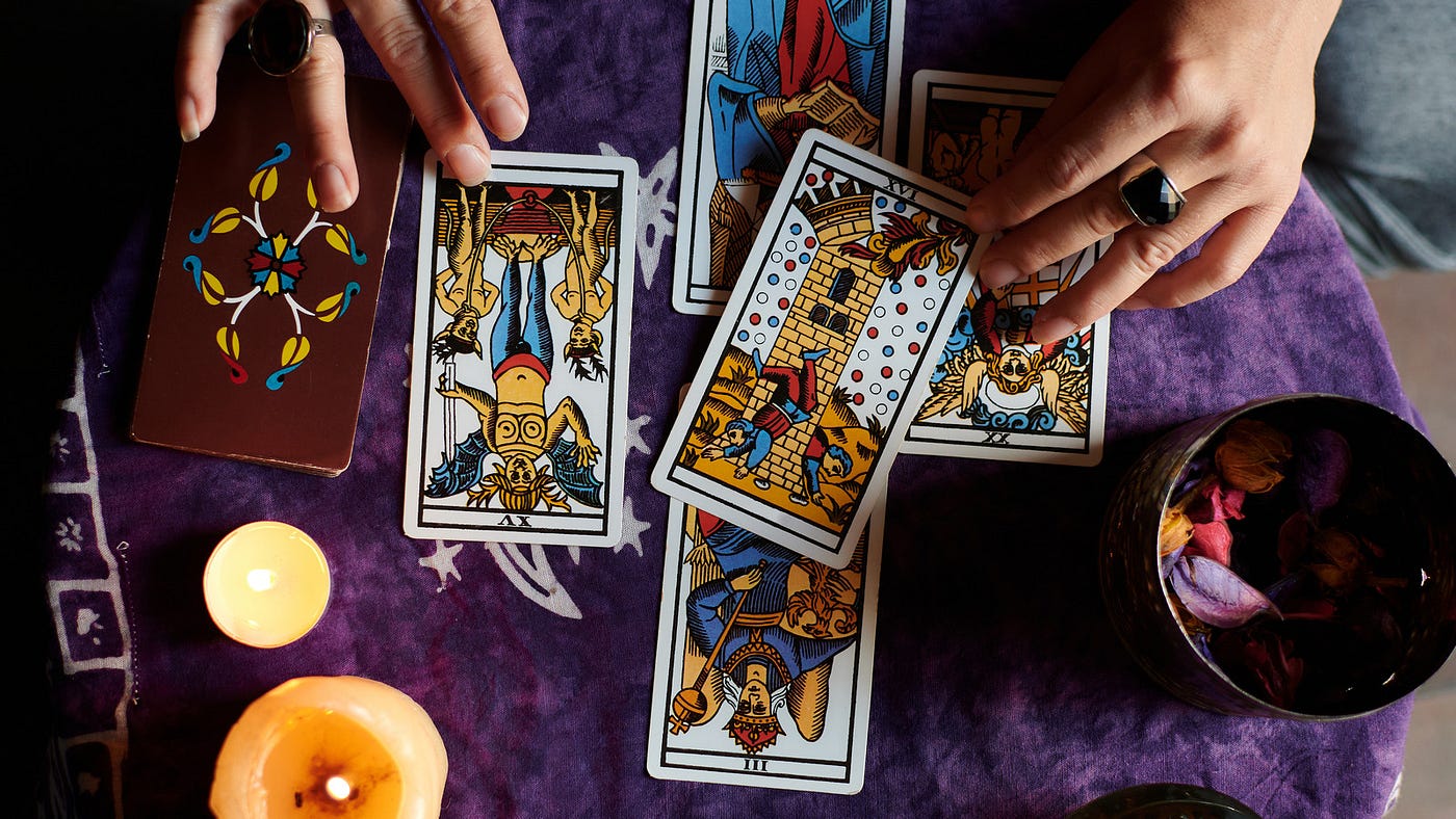 How Many Cards in a Tarot Reading: Unveiling the Mysteries